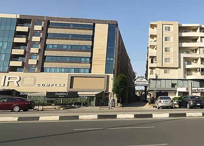 A Stylish Cozy Apartment Close To Cairo Airport.